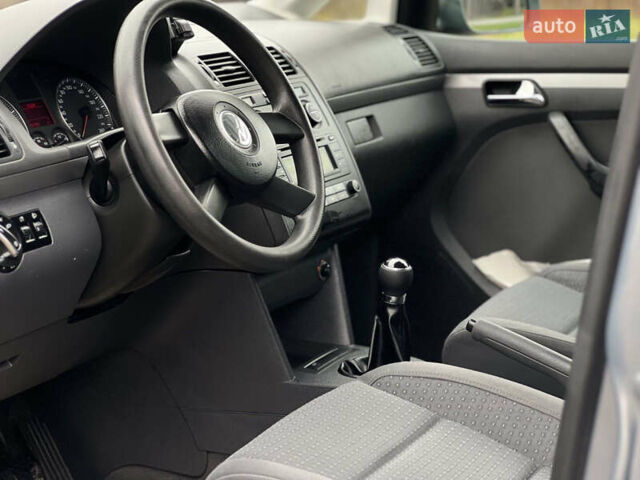 Сірий Фольксваген Туран, об'ємом двигуна 1.6 л та пробігом 173 тис. км за 5900 $, фото 10 на Automoto.ua