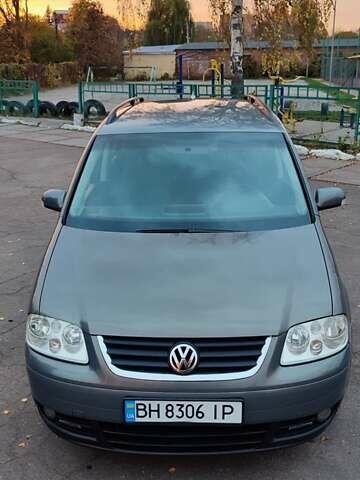 Серый Фольксваген Туран, объемом двигателя 1.9 л и пробегом 254 тыс. км за 5950 $, фото 3 на Automoto.ua