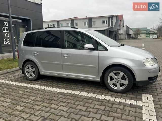 Сірий Фольксваген Туран, об'ємом двигуна 1.6 л та пробігом 262 тис. км за 5500 $, фото 6 на Automoto.ua