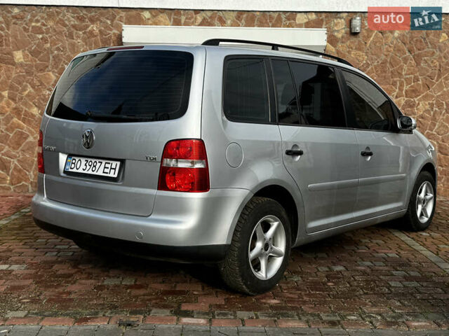 Серый Фольксваген Туран, объемом двигателя 1.9 л и пробегом 205 тыс. км за 5600 $, фото 12 на Automoto.ua