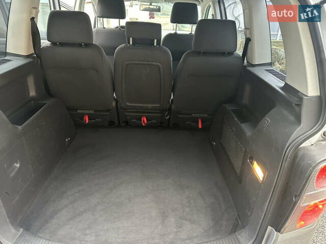 Серый Фольксваген Туран, объемом двигателя 1.6 л и пробегом 151 тыс. км за 4999 $, фото 10 на Automoto.ua