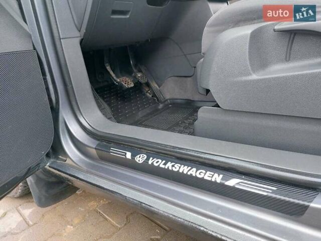 Серый Фольксваген Туран, объемом двигателя 1.97 л и пробегом 320 тыс. км за 6200 $, фото 22 на Automoto.ua