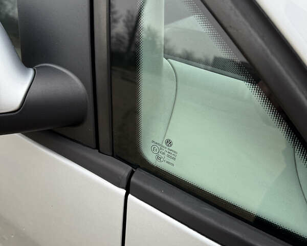 Серый Фольксваген Туран, объемом двигателя 1.6 л и пробегом 213 тыс. км за 6900 $, фото 18 на Automoto.ua