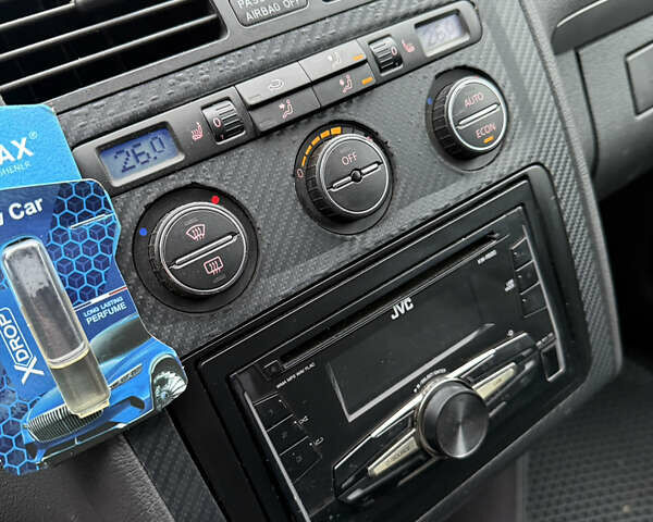 Серый Фольксваген Туран, объемом двигателя 1.6 л и пробегом 192 тыс. км за 5950 $, фото 11 на Automoto.ua