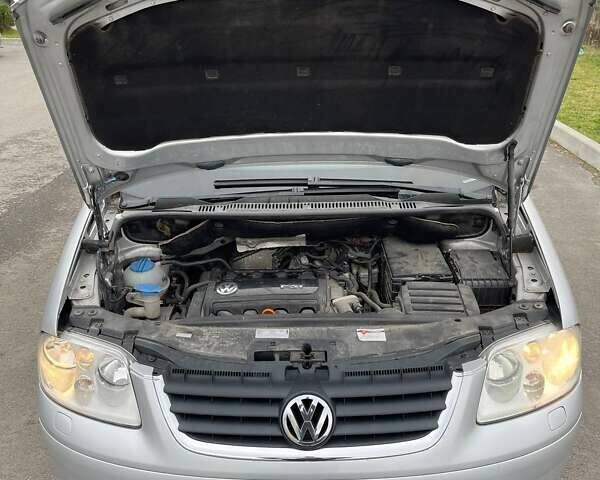 Серый Фольксваген Туран, объемом двигателя 2 л и пробегом 296 тыс. км за 4999 $, фото 31 на Automoto.ua