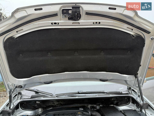 Серый Фольксваген Туран, объемом двигателя 1.6 л и пробегом 213 тыс. км за 6900 $, фото 24 на Automoto.ua