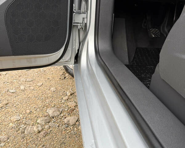 Серый Фольксваген Туран, объемом двигателя 1.6 л и пробегом 213 тыс. км за 6900 $, фото 4 на Automoto.ua