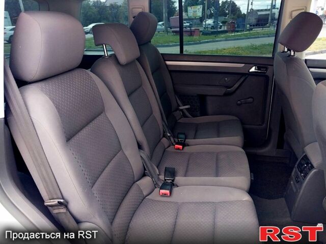 Сірий Фольксваген Туран, об'ємом двигуна 1.6 л та пробігом 219 тис. км за 6699 $, фото 8 на Automoto.ua