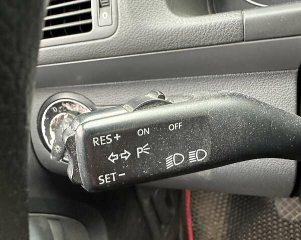 Серый Фольксваген Туран, объемом двигателя 1.6 л и пробегом 338 тыс. км за 5500 $, фото 21 на Automoto.ua