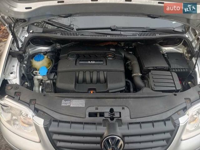 Серый Фольксваген Туран, объемом двигателя 1.6 л и пробегом 230 тыс. км за 5995 $, фото 20 на Automoto.ua