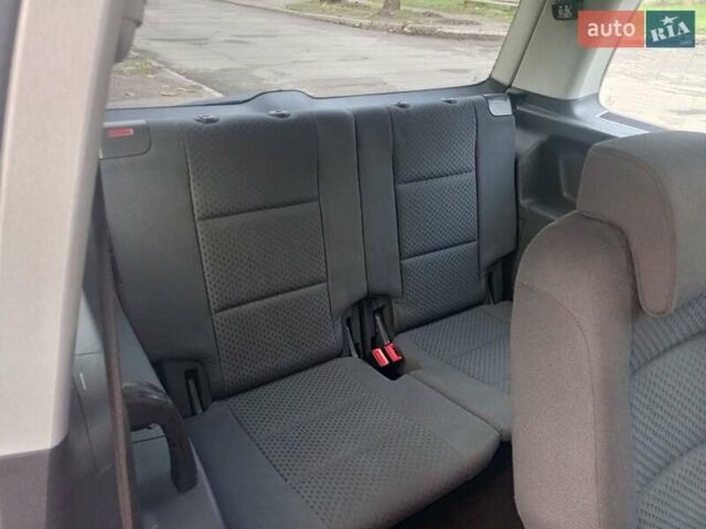 Серый Фольксваген Туран, объемом двигателя 1.6 л и пробегом 230 тыс. км за 5995 $, фото 16 на Automoto.ua