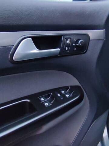 Серый Фольксваген Туран, объемом двигателя 1.9 л и пробегом 254 тыс. км за 5950 $, фото 16 на Automoto.ua