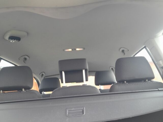 Серый Фольксваген Туран, объемом двигателя 1.9 л и пробегом 350 тыс. км за 2600 $, фото 5 на Automoto.ua