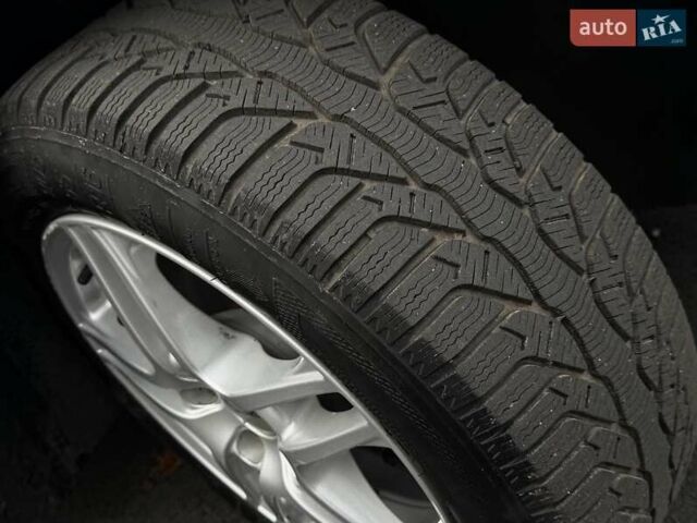 Серый Фольксваген Туран, объемом двигателя 1.6 л и пробегом 223 тыс. км за 6300 $, фото 19 на Automoto.ua