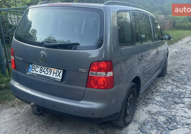 Серый Фольксваген Туран, объемом двигателя 1.9 л и пробегом 295 тыс. км за 5700 $, фото 12 на Automoto.ua
