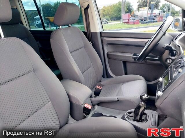 Сірий Фольксваген Туран, об'ємом двигуна 1.6 л та пробігом 219 тис. км за 6699 $, фото 7 на Automoto.ua