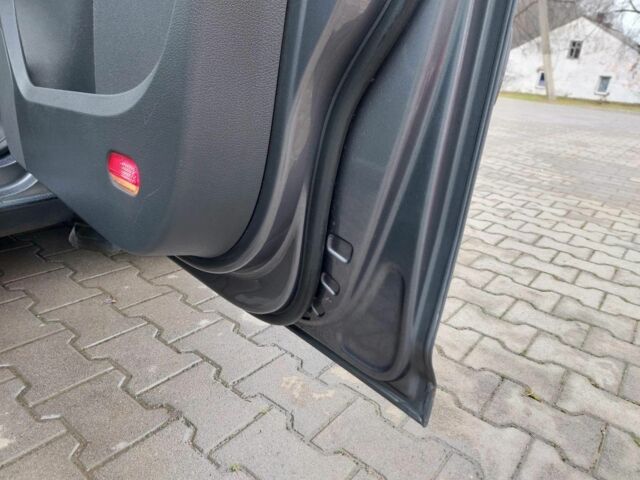 Серый Фольксваген Туран, объемом двигателя 2 л и пробегом 320 тыс. км за 6200 $, фото 8 на Automoto.ua