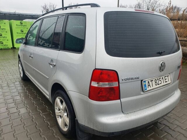 Сірий Фольксваген Туран, об'ємом двигуна 1.6 л та пробігом 270 тис. км за 4700 $, фото 4 на Automoto.ua