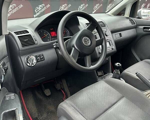 Серый Фольксваген Туран, объемом двигателя 1.6 л и пробегом 338 тыс. км за 5500 $, фото 16 на Automoto.ua