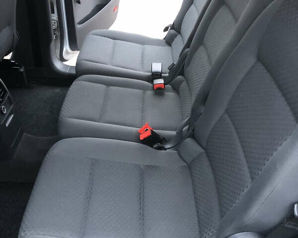 Сірий Фольксваген Туран, об'ємом двигуна 1.6 л та пробігом 220 тис. км за 5999 $, фото 31 на Automoto.ua