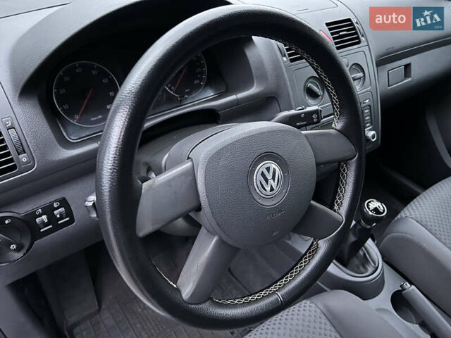 Сірий Фольксваген Туран, об'ємом двигуна 1.6 л та пробігом 307 тис. км за 4900 $, фото 23 на Automoto.ua