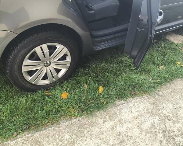 Серый Фольксваген Туран, объемом двигателя 1.6 л и пробегом 250 тыс. км за 6300 $, фото 17 на Automoto.ua