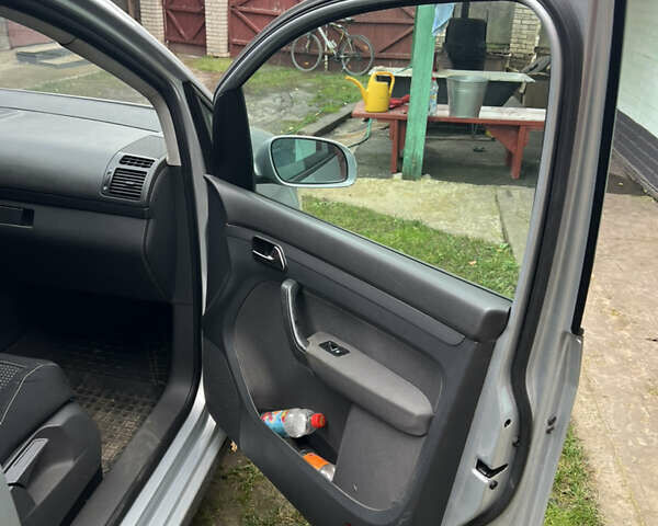 Серый Фольксваген Туран, объемом двигателя 1.9 л и пробегом 306 тыс. км за 5800 $, фото 14 на Automoto.ua