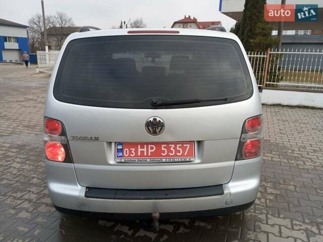 Сірий Фольксваген Туран, об'ємом двигуна 1.6 л та пробігом 150 тис. км за 5250 $, фото 31 на Automoto.ua