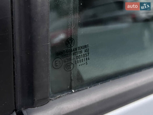 Сірий Фольксваген Туран, об'ємом двигуна 1.6 л та пробігом 307 тис. км за 4900 $, фото 59 на Automoto.ua