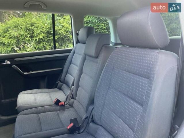 Серый Фольксваген Туран, объемом двигателя 1.6 л и пробегом 171 тыс. км за 6000 $, фото 11 на Automoto.ua