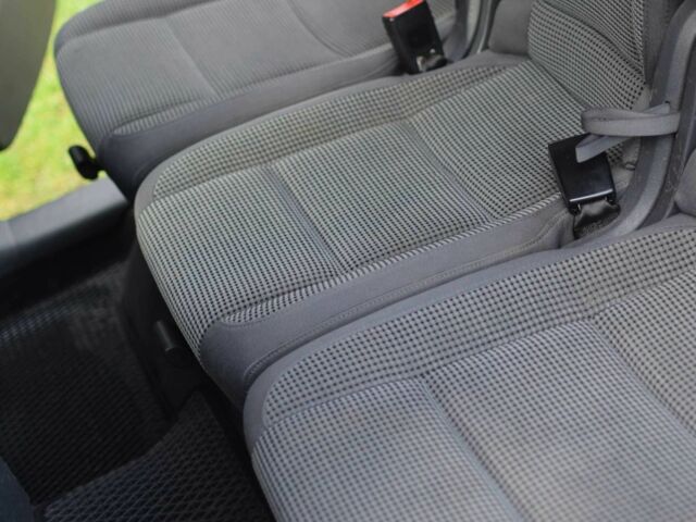 Серый Фольксваген Туран, объемом двигателя 2 л и пробегом 370 тыс. км за 4950 $, фото 19 на Automoto.ua