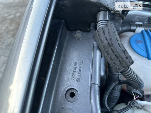 Сірий Фольксваген Туран, об'ємом двигуна 1.6 л та пробігом 193 тис. км за 6100 $, фото 67 на Automoto.ua