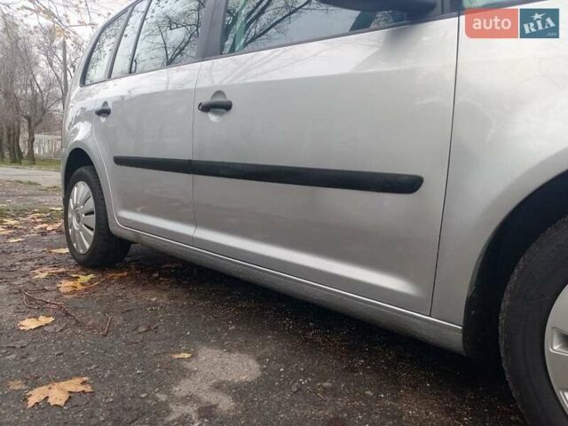 Серый Фольксваген Туран, объемом двигателя 1.6 л и пробегом 230 тыс. км за 5995 $, фото 8 на Automoto.ua