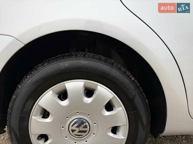 Серый Фольксваген Туран, объемом двигателя 1.6 л и пробегом 213 тыс. км за 6900 $, фото 11 на Automoto.ua