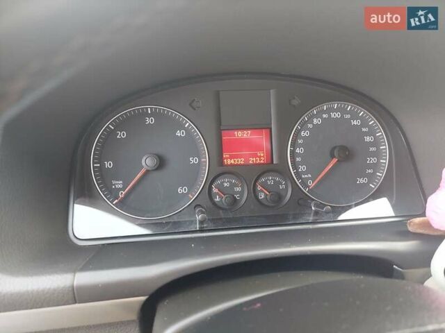 Серый Фольксваген Туран, объемом двигателя 1.9 л и пробегом 189 тыс. км за 7300 $, фото 10 на Automoto.ua