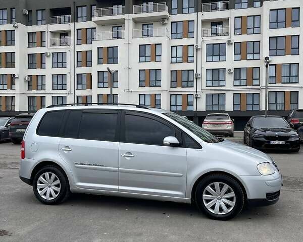 Серый Фольксваген Туран, объемом двигателя 2 л и пробегом 296 тыс. км за 4999 $, фото 19 на Automoto.ua