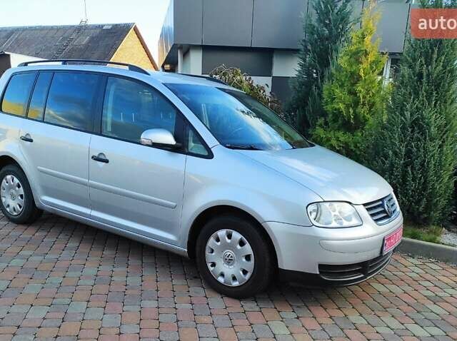 Серый Фольксваген Туран, объемом двигателя 1.6 л и пробегом 220 тыс. км за 5550 $, фото 37 на Automoto.ua