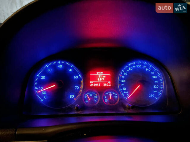 Серый Фольксваген Туран, объемом двигателя 2 л и пробегом 214 тыс. км за 6600 $, фото 20 на Automoto.ua