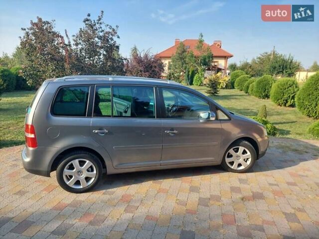 Серый Фольксваген Туран, объемом двигателя 1.9 л и пробегом 189 тыс. км за 7300 $, фото 3 на Automoto.ua