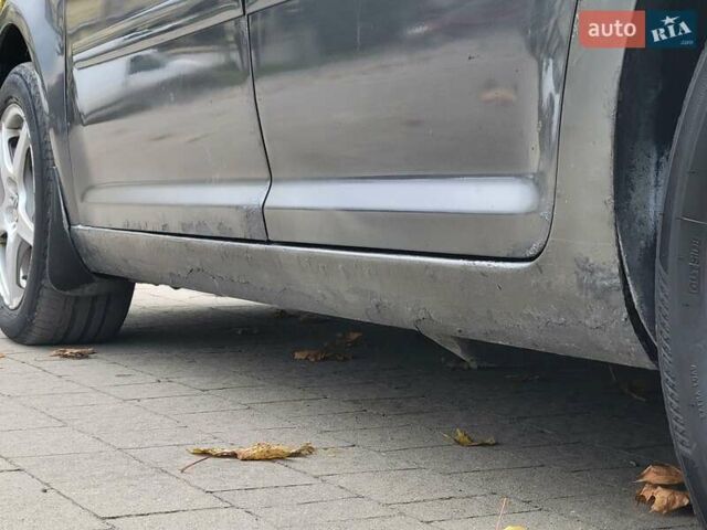 Серый Фольксваген Туран, объемом двигателя 2 л и пробегом 330 тыс. км за 5300 $, фото 12 на Automoto.ua