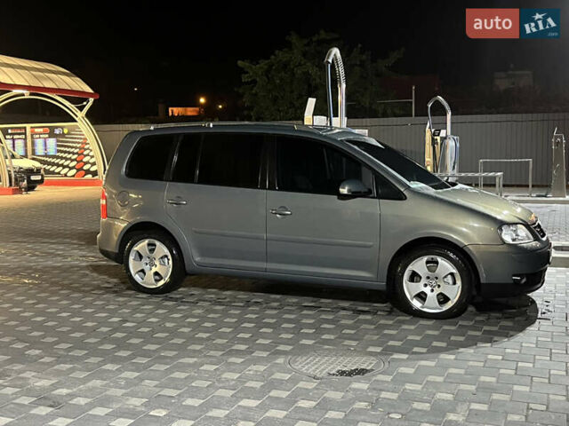 Сірий Фольксваген Туран, об'ємом двигуна 1.97 л та пробігом 334 тис. км за 6300 $, фото 3 на Automoto.ua