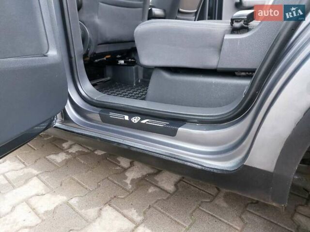 Серый Фольксваген Туран, объемом двигателя 1.97 л и пробегом 320 тыс. км за 6200 $, фото 12 на Automoto.ua