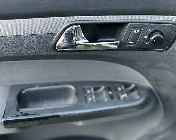 Серый Фольксваген Туран, объемом двигателя 1.9 л и пробегом 233 тыс. км за 6300 $, фото 17 на Automoto.ua