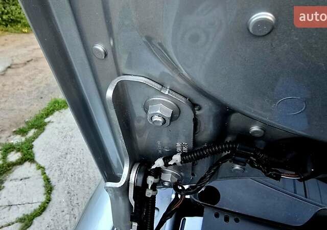 Серый Фольксваген Туран, объемом двигателя 1.6 л и пробегом 270 тыс. км за 6499 $, фото 31 на Automoto.ua