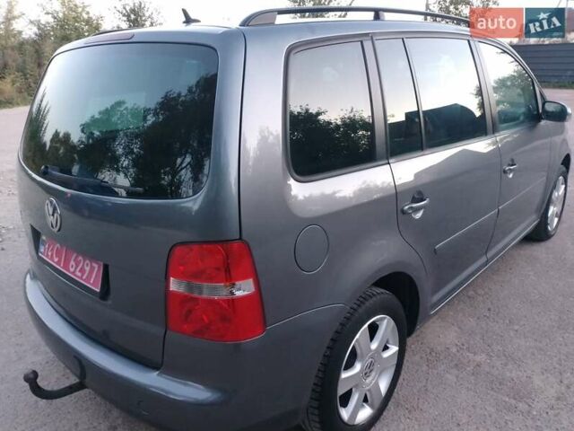 Серый Фольксваген Туран, объемом двигателя 1.6 л и пробегом 215 тыс. км за 5900 $, фото 25 на Automoto.ua