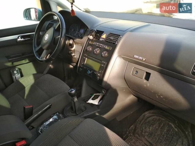 Серый Фольксваген Туран, объемом двигателя 1.39 л и пробегом 200 тыс. км за 5500 $, фото 10 на Automoto.ua