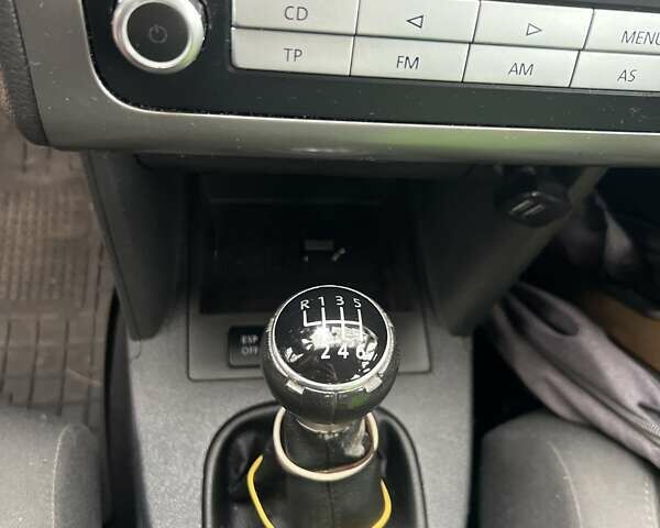 Сірий Фольксваген Туран, об'ємом двигуна 1.9 л та пробігом 283 тис. км за 5400 $, фото 25 на Automoto.ua