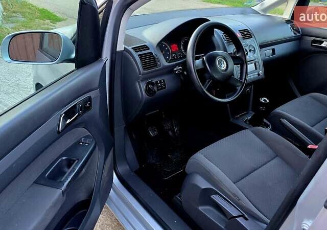 Серый Фольксваген Туран, объемом двигателя 1.6 л и пробегом 270 тыс. км за 6499 $, фото 33 на Automoto.ua