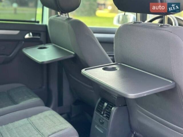 Сірий Фольксваген Туран, об'ємом двигуна 1.6 л та пробігом 240 тис. км за 6200 $, фото 40 на Automoto.ua