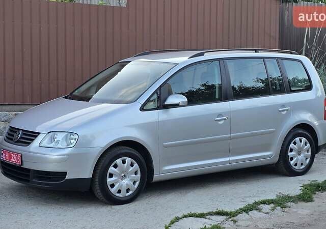 Серый Фольксваген Туран, объемом двигателя 1.6 л и пробегом 270 тыс. км за 6499 $, фото 25 на Automoto.ua